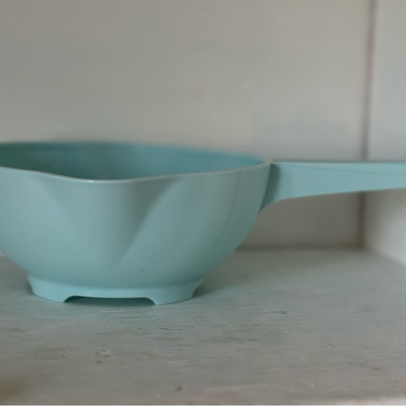 Tupperware Strainer - Picture 2 of 2